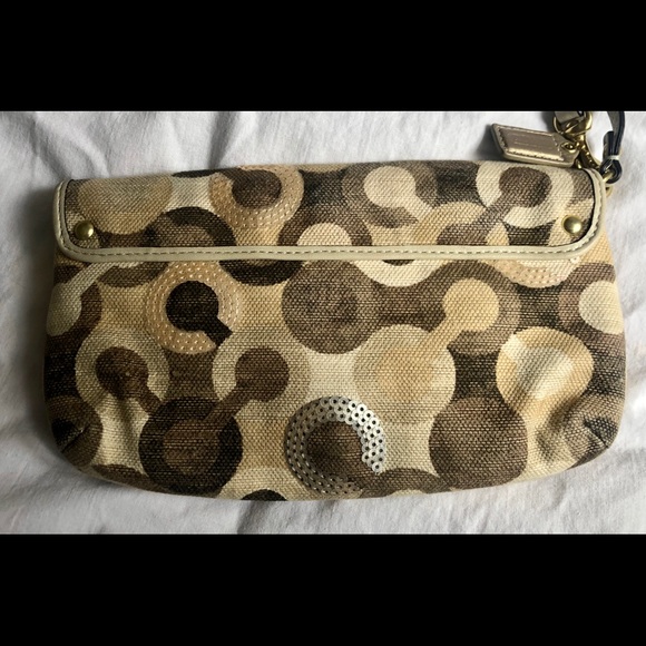 Coach - Picture 3 of 6